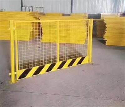 厂家专业生产基坑临边防护网 建筑施工隔离栏 基坑护栏 规格齐全
